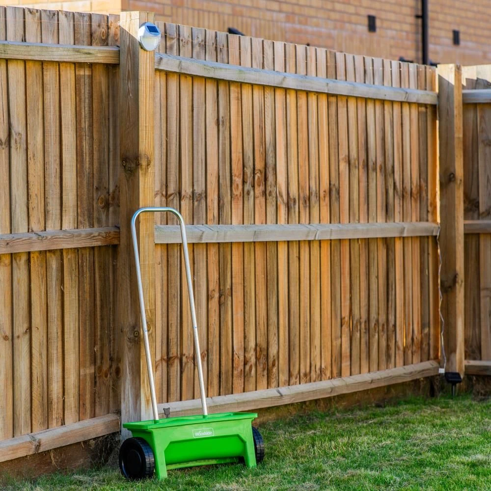 Woodside 12L Garden Lawn Seed/Fertiliser Spreader Grass Weed Feed Salt Gritter 4 Woodside 12L Garden Lawn Seed/Fertiliser Spreader Grass Weed Feed Salt Gritter - Image 2